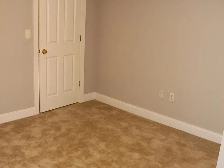 106 S Washington St — Photo 36