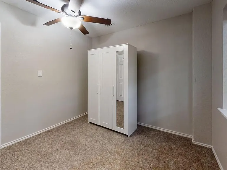 12401 Uttimer Ln — Photo 7