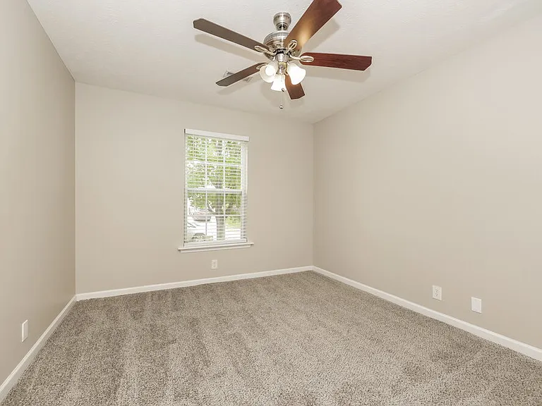 1017 Cheryl Ln — Photo 13