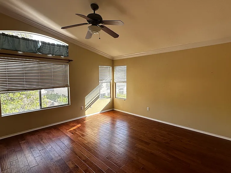 894 Sausalito Dr — Photo 8
