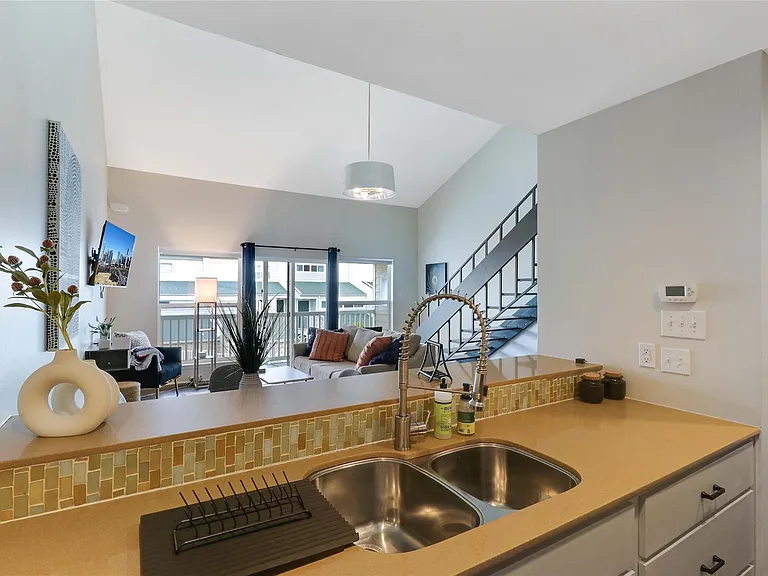 1818 S Lakeshore Blvd #32 — Photo 7