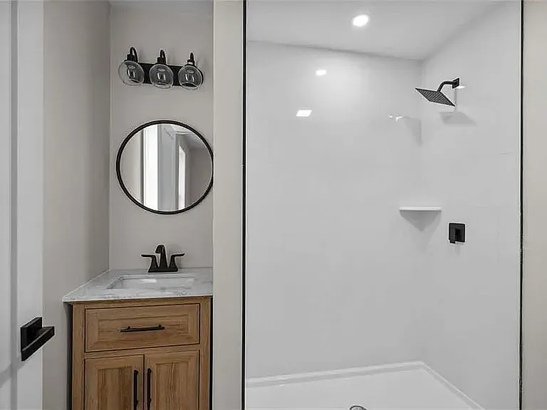 3 bed, 1200 sqft, $2,800 — Photo 3