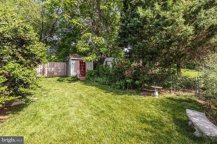 2708 E Side Dr — Photo 37