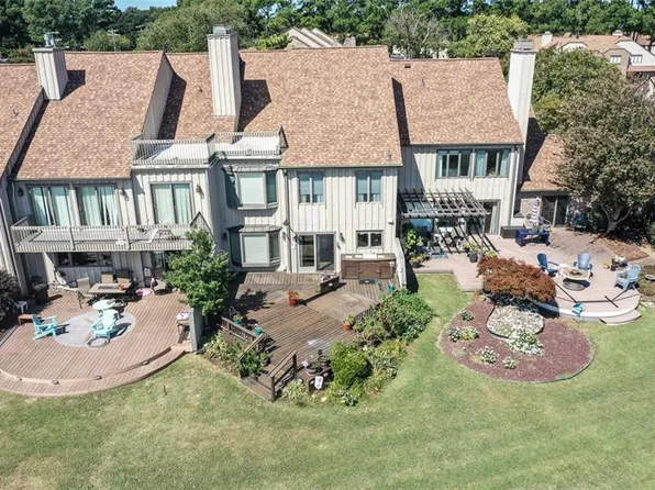 4291 Hatton Point Ln, Portsmouth, VA 23703