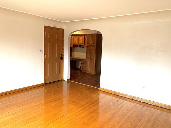 3rd image of 3455 James Ave #1