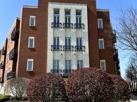 1075 W Roosevelt Rd, Chicago, IL