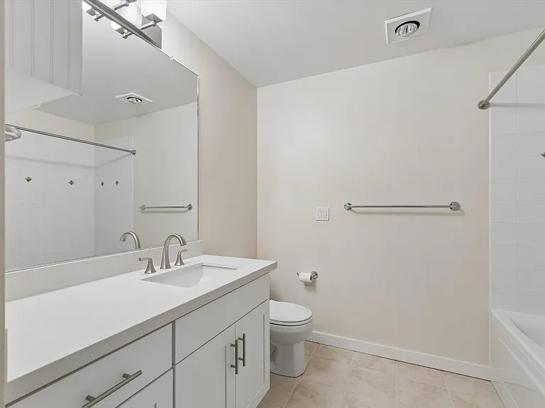 2801 1st Ave #705 — Photo 12