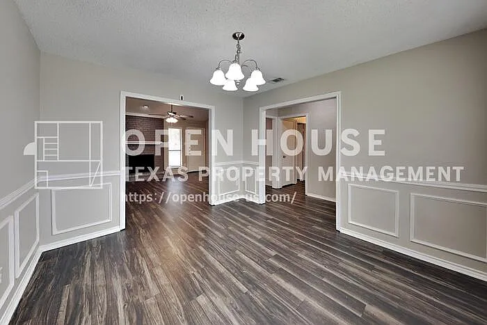 1601 Barclay Dr — Photo 7
