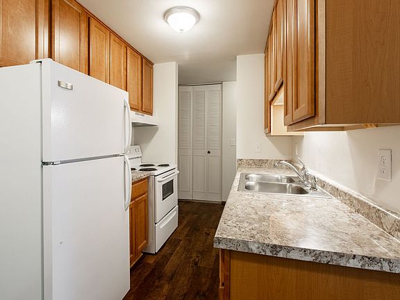 4th image of 3033 James Ave S APT 302
