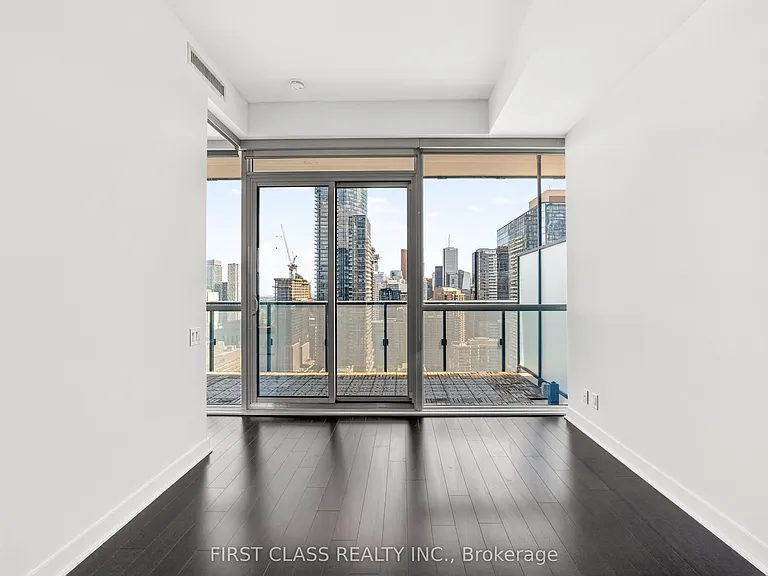 15 Grenville St #2902 — Photo 10