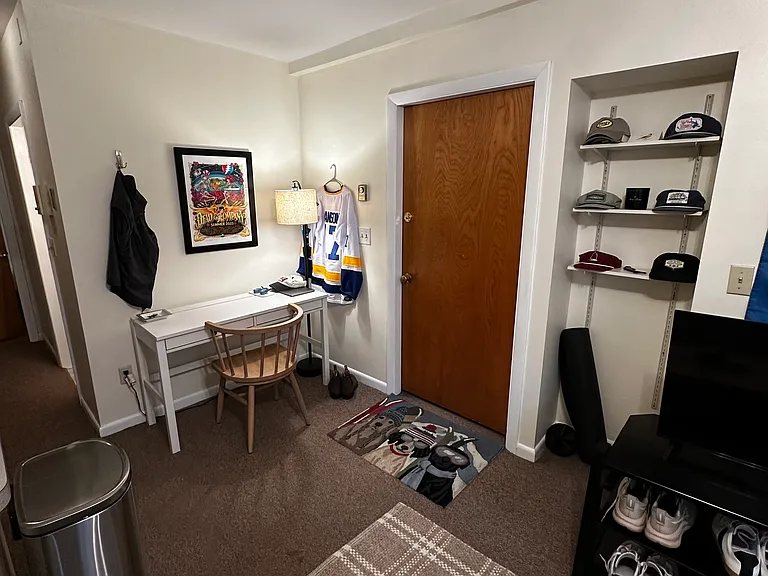 511 E 6th St #1 — Photo 9