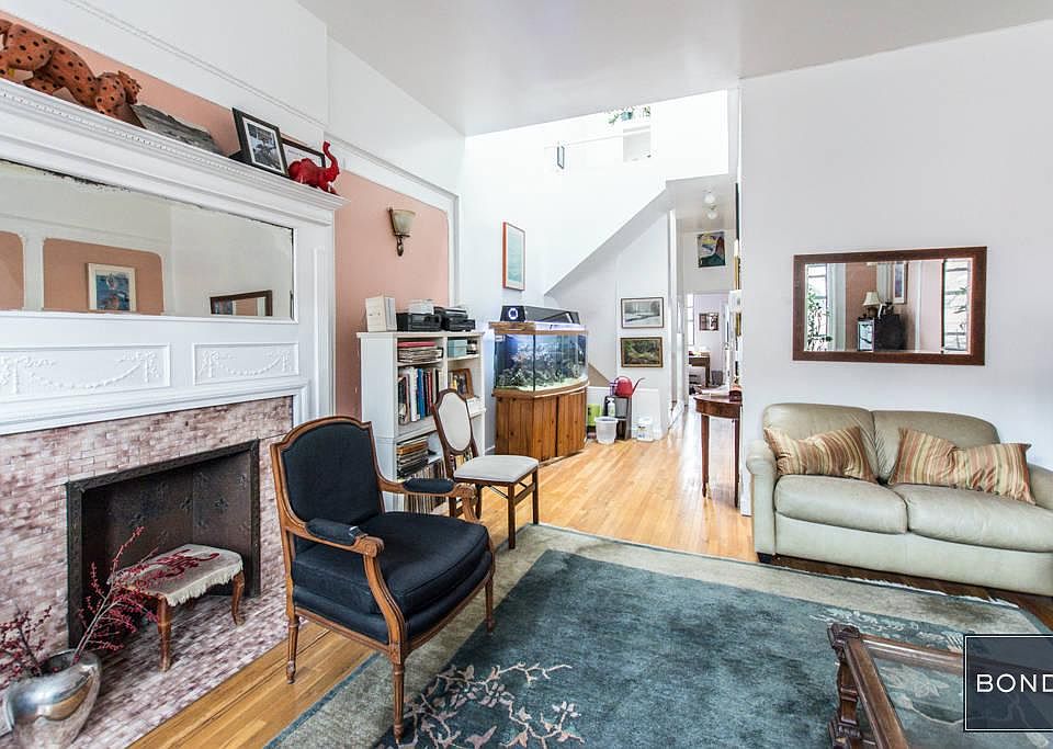 1st image of 218 W 137th St #2