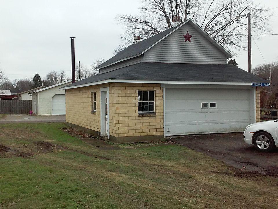 2nd image of 312 Redwood St SW
