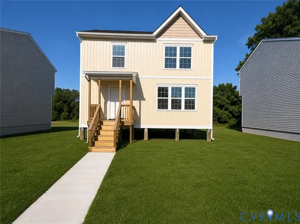 817 Kirby St, West Pt, VA 23181
