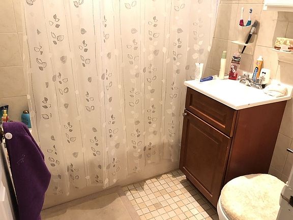5th image of 2824 42nd St APT B2