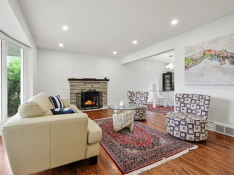 1902 Featherston Dr #1902 — Photo 13