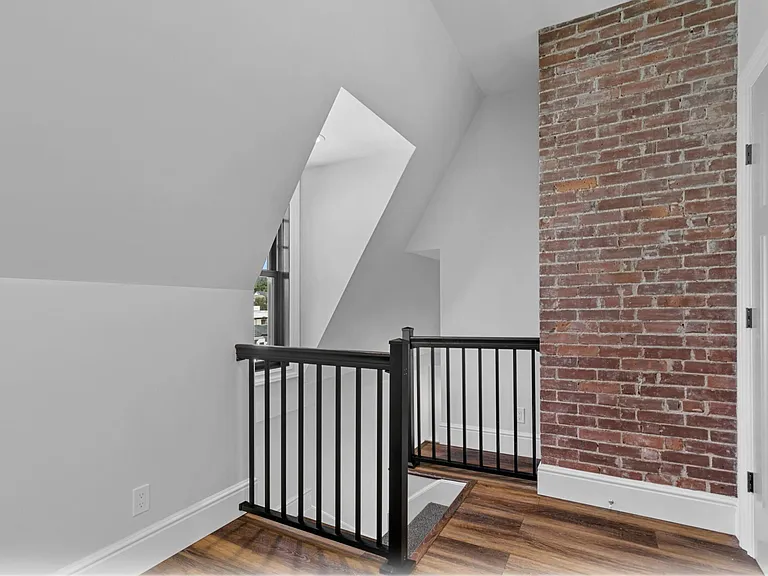 "Loft" - 2BR / 2BA @ 87 East Ave