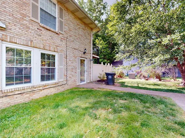 10229 Bourbon St, Newburgh, IN 47630