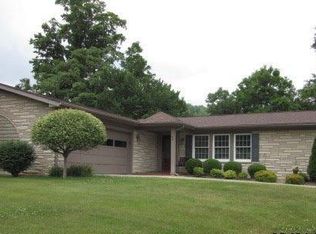 64 Hyde St, Manchester, KY 40962