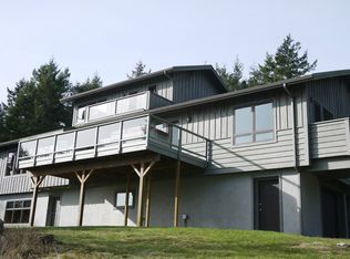 206 Upper Cow Hill Rd, Olga, WA 98279