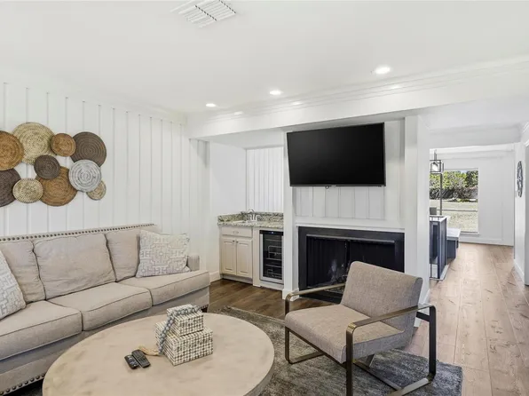 133 World Of Tennis Sq, Austin, TX 78738