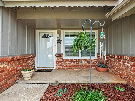 5th image of 640 SW 54th St