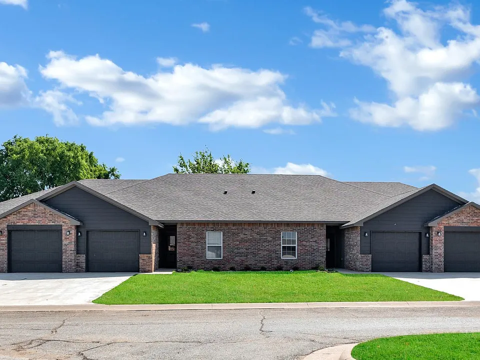 8535 Cedar Oaks Cir