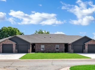 8535 Cedar Oaks Cir, Grove, OK 74344