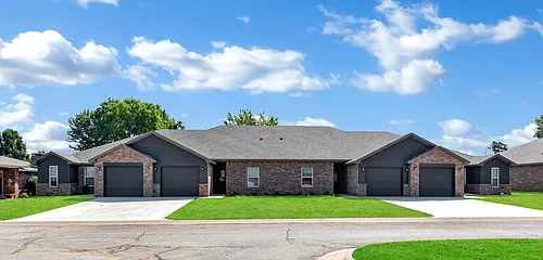 8535 Cedar Oaks Cir Photo 1