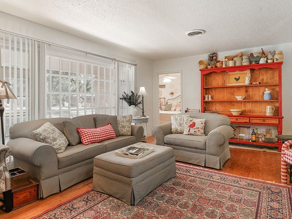 1st image of 506 W 14th St