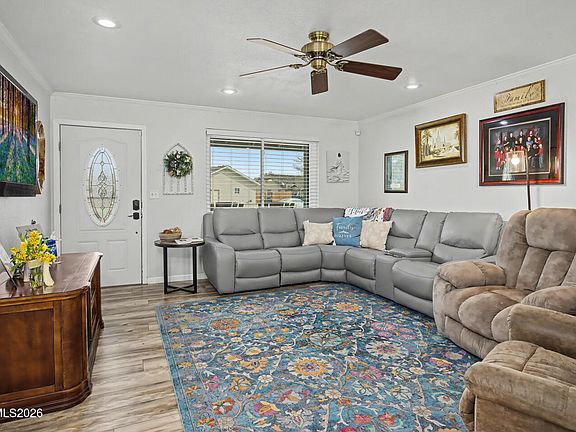 3rd image of 521 Meadow Glen Dr