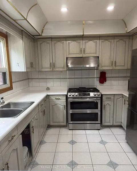 4 bed, $3,800 — Photo 4