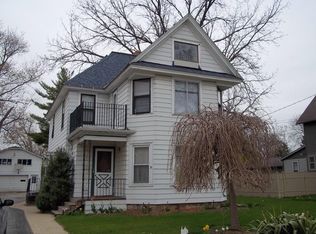 231 Maple Ave, Hartland, WI 53029