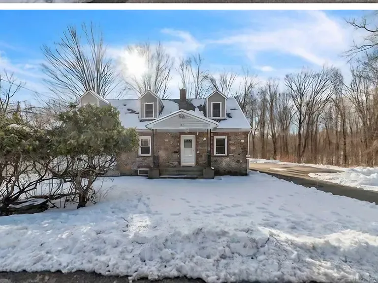 153 Hunting Lodge Rd — Photo 2
