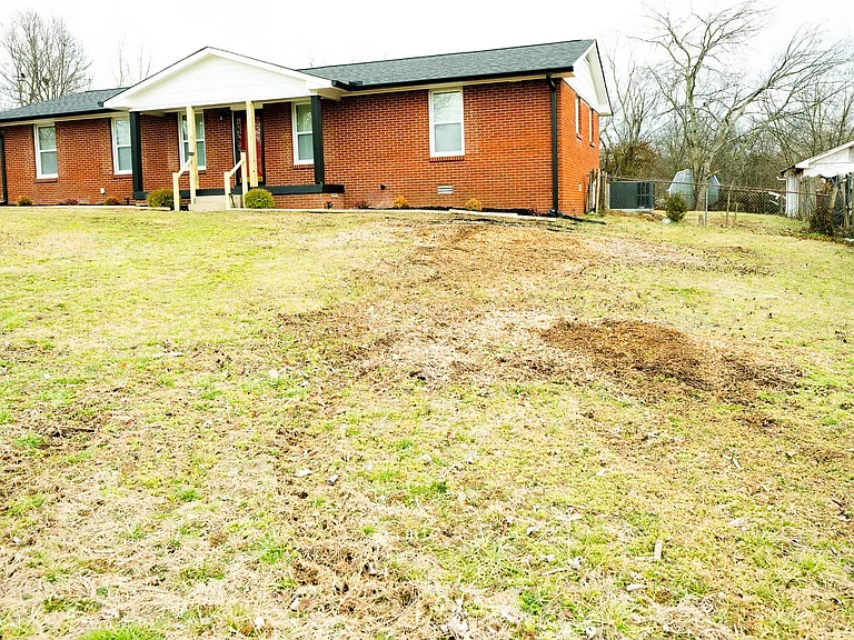 436 Gates Rd — Photo 3