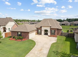 15956 Redstone Ct, Pride, LA 70770