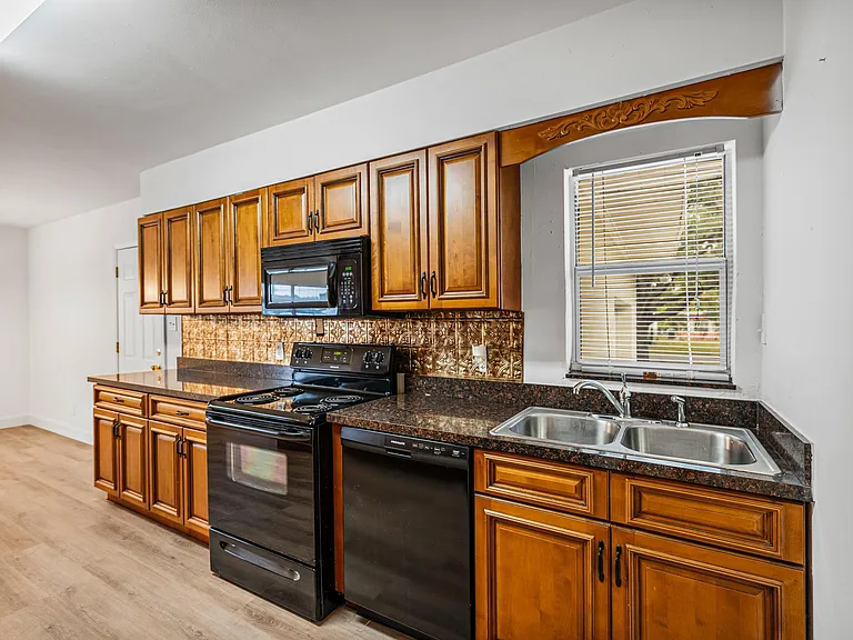 3402 W North A St — Photo 13