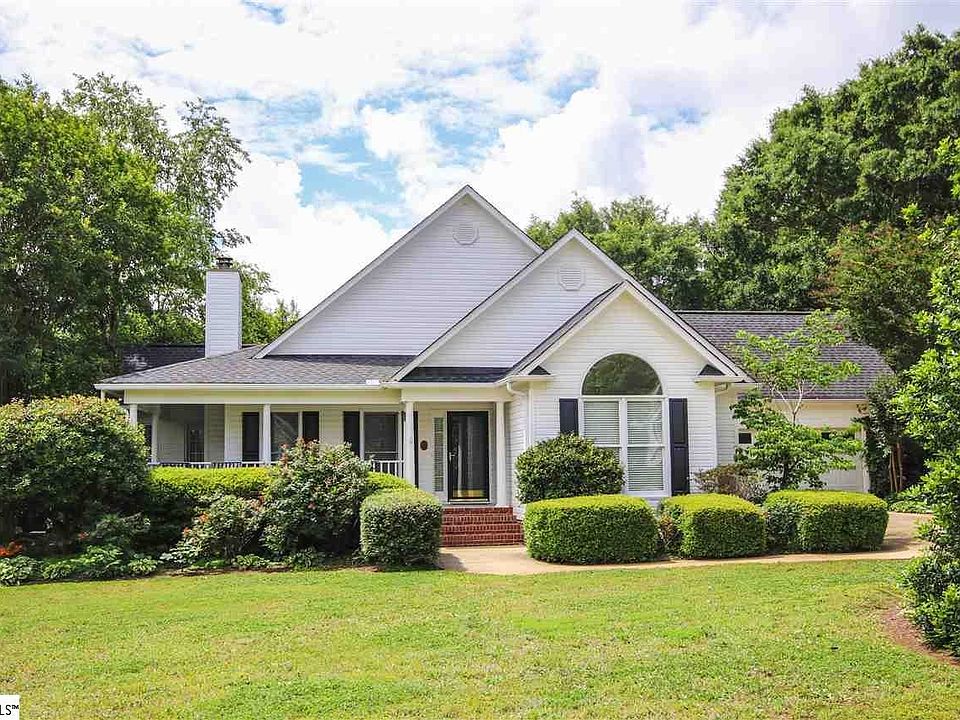 1st image of 15 Parkcrest Ct