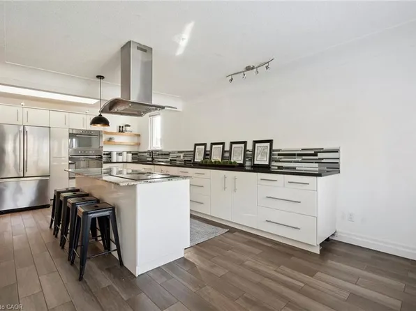 211 Rosedale Ave, Hamilton, ON L8K 4N6