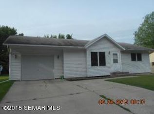 555 24th St NE, Owatonna, MN 55060