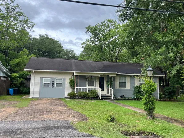 2214 Eden St, Pascagoula, MS 39581