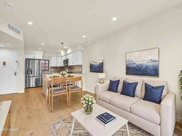 25-25 31st Ave #5A, Astoria, NY 11106