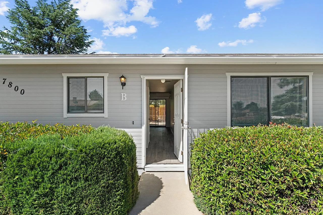 2 bed, 800 sqft, $1,650 — Photo 1