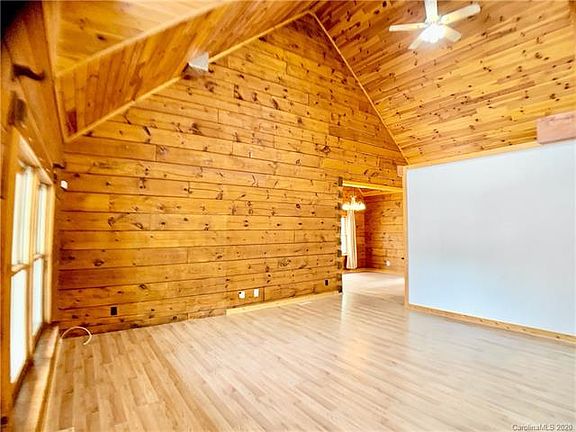 4th image of 7322 Hagers Hollow Dr