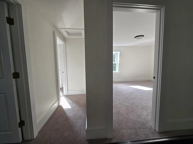 35 Brook St — Photo 4