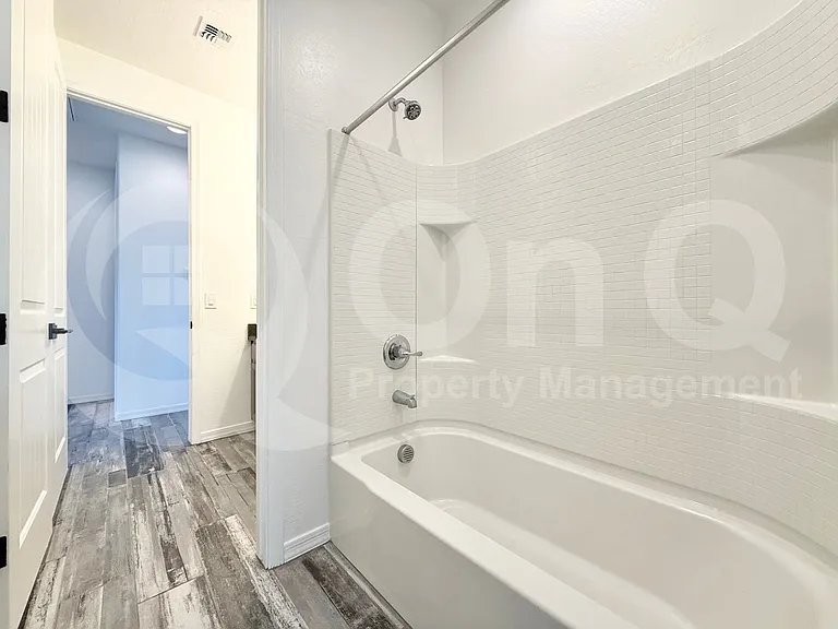 349 E Hawaii Dr — Photo 15