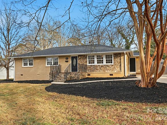 2nd image of 4937 Vincent Ln
