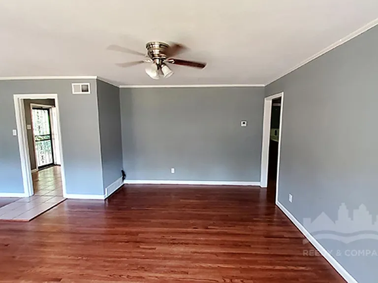 3808 Windcrest Rd — Photo 2