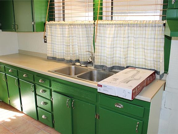 5th image of 303 N Labette St