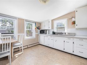 366 Maple Ave